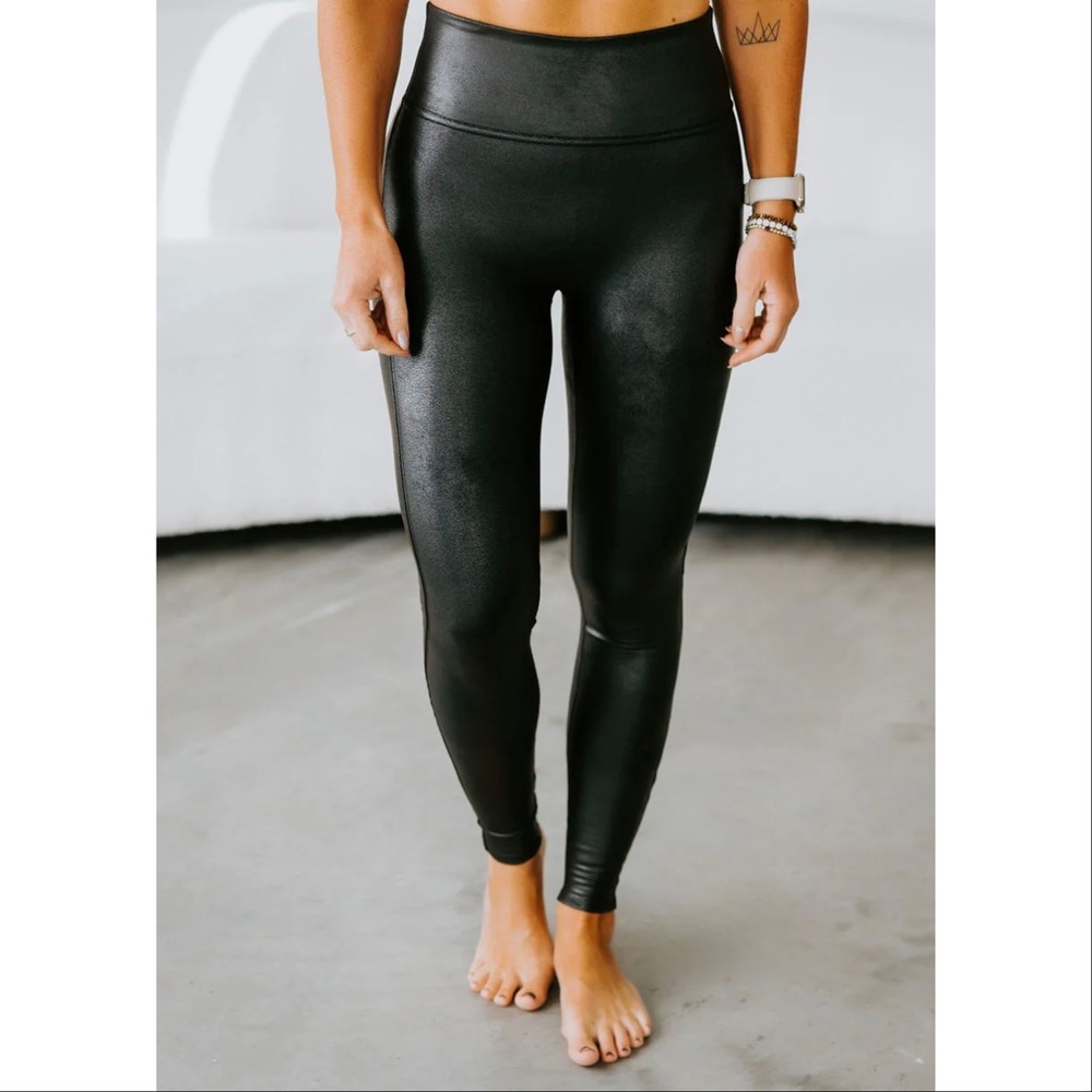Spanx Faux Leather Oil Rubbed Black Leggings Size Medium High Waist 2437